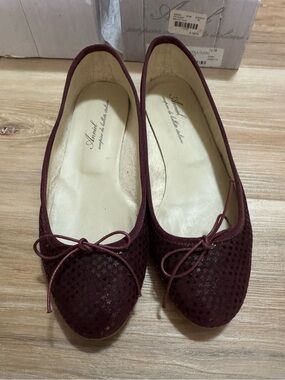 Anniel Italy Burgundy Suede Star Print Ballet Flats Size 38 Box Included